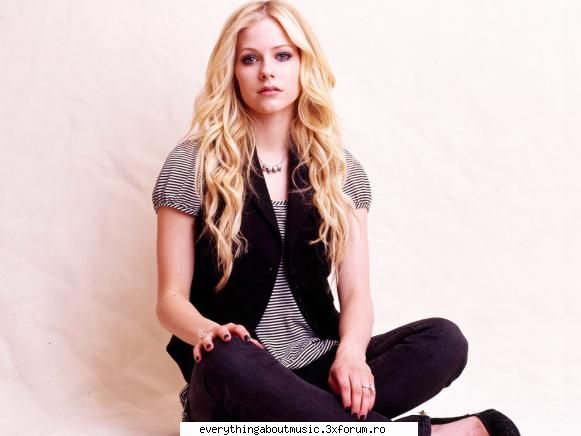 chiar e super poza  bibick :nebun: avril lavigne