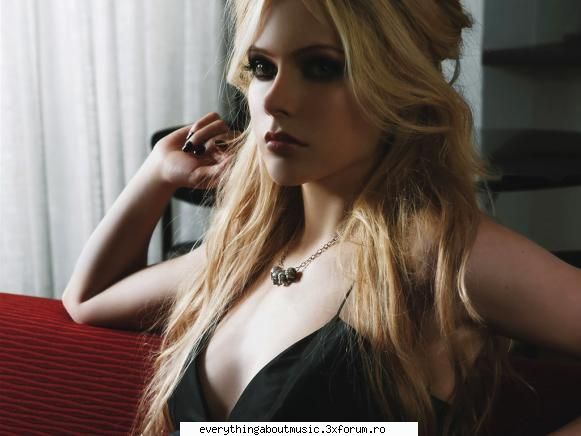npc bibick  :d  =) 
mai pun si eu inca o poza cu avril  :d avril lavigne